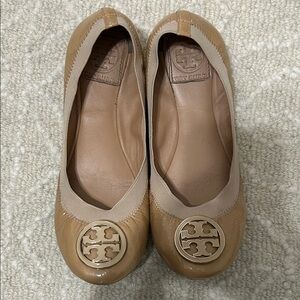 Tory Burch Caroline nude patent Tan Ballet Flats 6.5